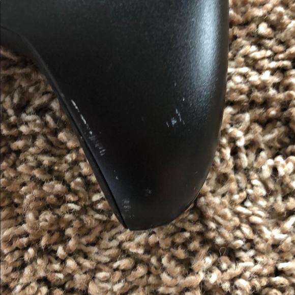 Black Xbox one controller - Picture 5 of 6